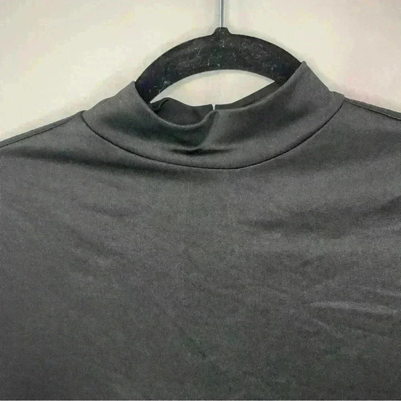 Mock Neck Crop Top - Picture 3 of 6